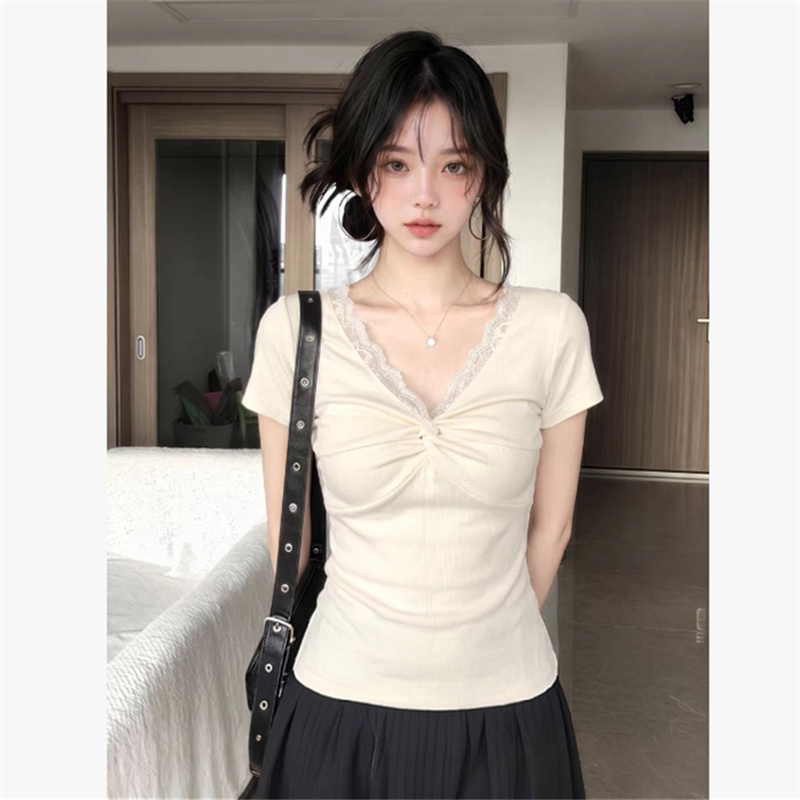 Plus Size Pure and Alluring Style V-Neck Lace Patchwork Knot Short-Sleeve T-Shirt for Women, Summer Design, Slim Fit Top Plus Size Pure and Alluring Style V-Neck Lace Patchwork Knot Short-Sleeve T-Shirt for Women, Summer Design, Slim Fit Top