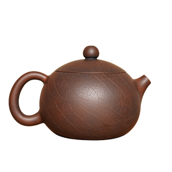 Yunnan craftsman's leaf-veined xishi teapot is completely handmade