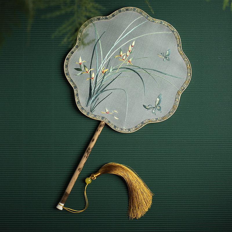 Fan embroidery handmade Suzhou embroidery group fan cheongsam round fan double-sided embroidery retro style Hanfu palace fan