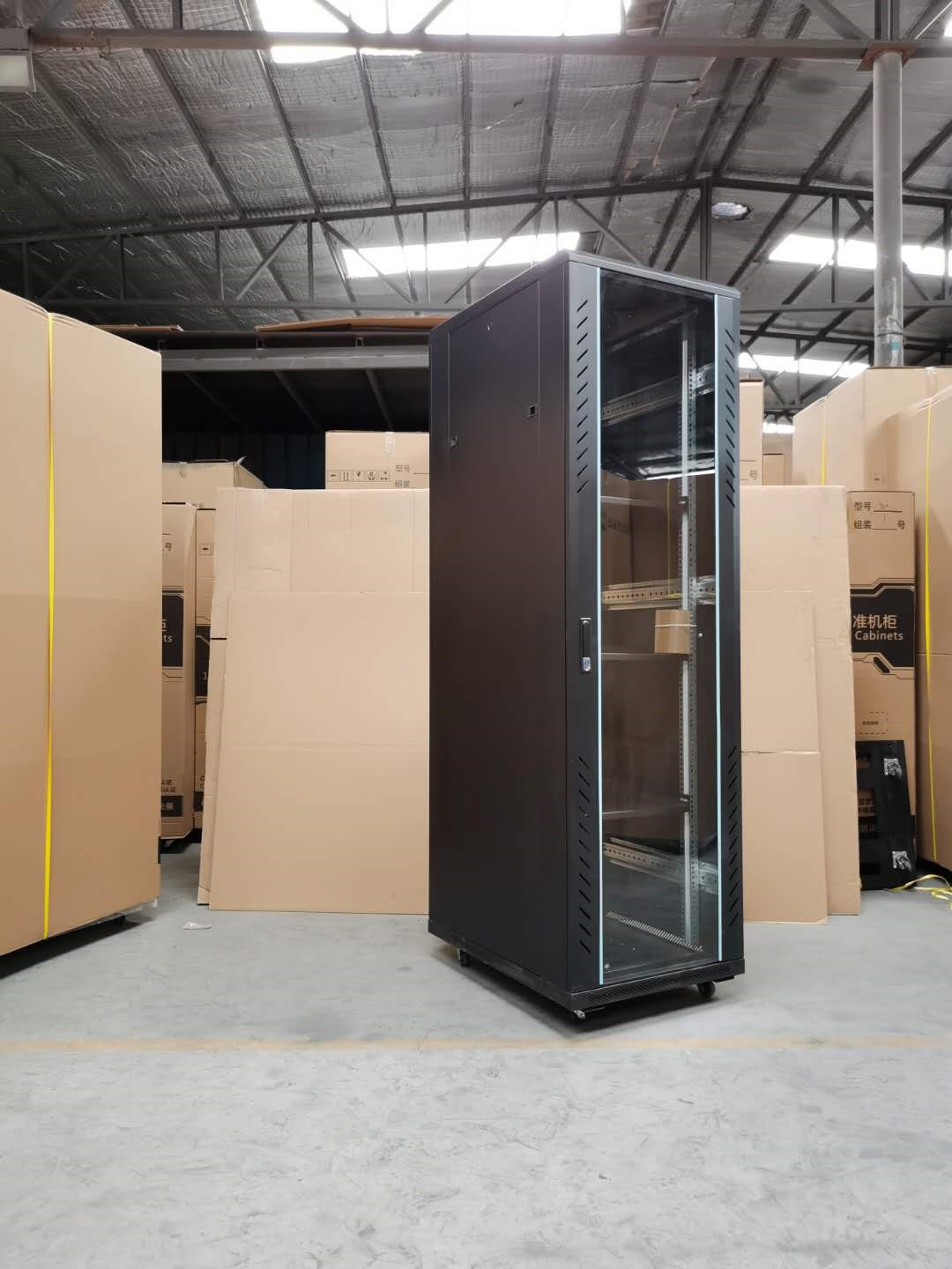 38U32U24U18U server monitors cabinet 2m 42U thicker network cabinet switch quality assurance