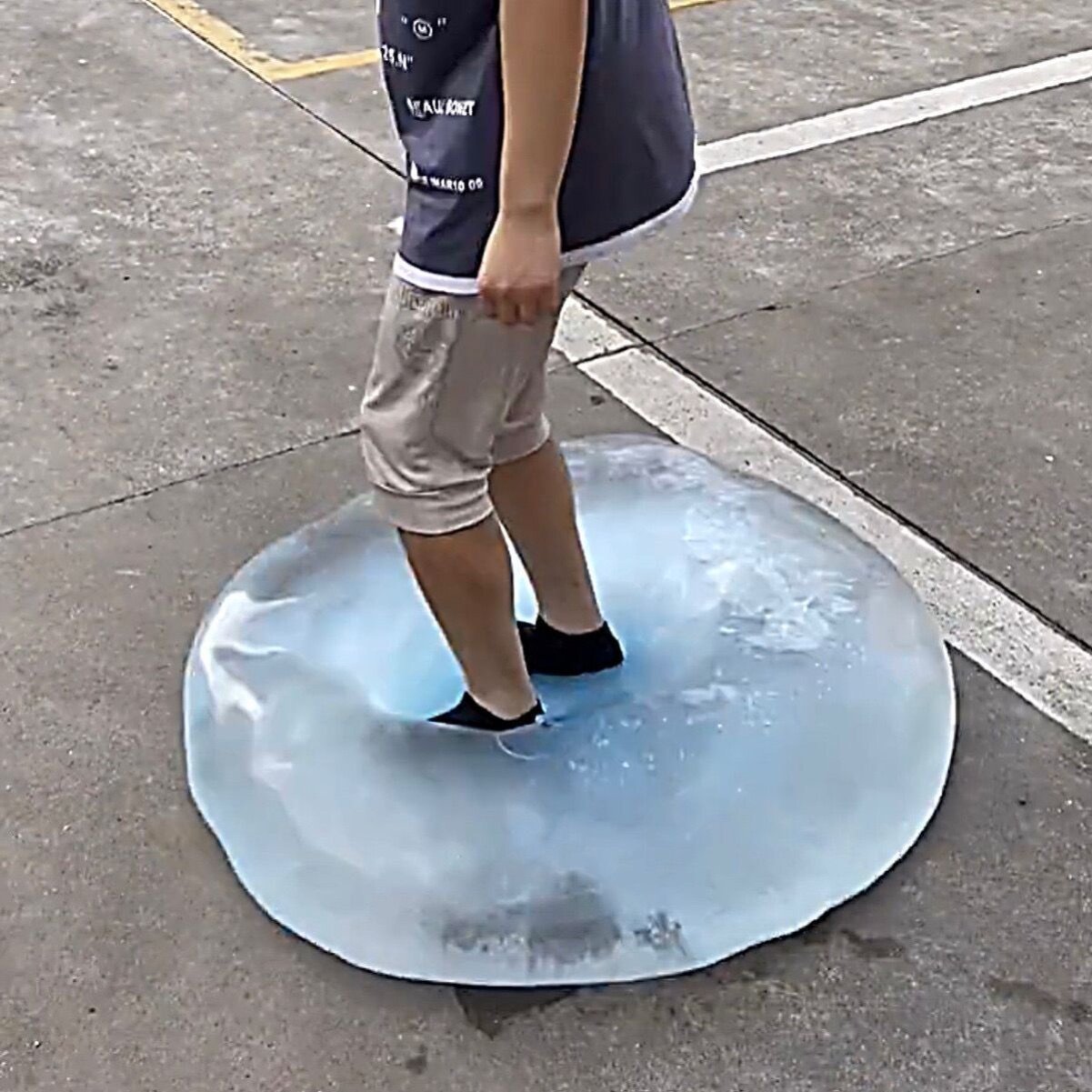 Douyin with the same style that will not break the net red big water polo battle oversized water fight artifact water injection toy