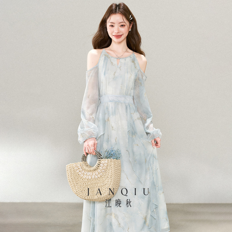 French-Style Elegant Off-Shoulder Halter Neck Dress for Women, 2026 Early Spring New Collection, Waist-Cinching Slimming A-Line Long Dress