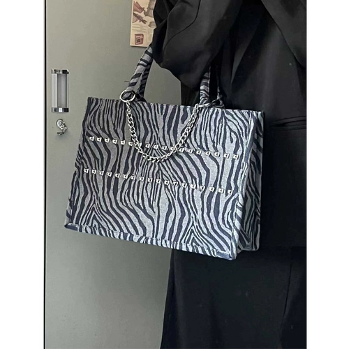 Демисезонная вместительная и большая сумка через плечо, демисезонный ноутбук, коллекция 2022, изысканный стиль