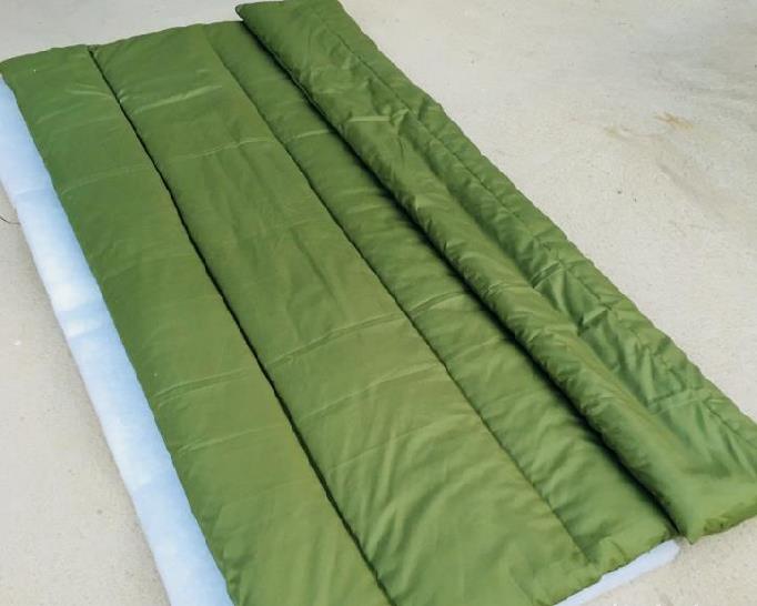 Bag is covered by air-proof freezer covered greenhouse curtain frozen products against cold cement road greenhouse wire cotton insulation by car