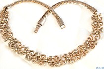 Chic 05 Hall JuSis Western antique jewellery TRIFARI gilded red rhinestone hollowed-out carved flower