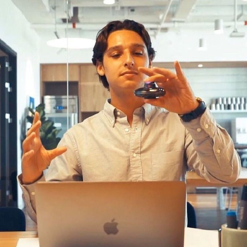 Flying Gyro Toy Upgrade Fingertip Gyro Net Red Sensor UAV Decompression Artifact Children's Toy Male