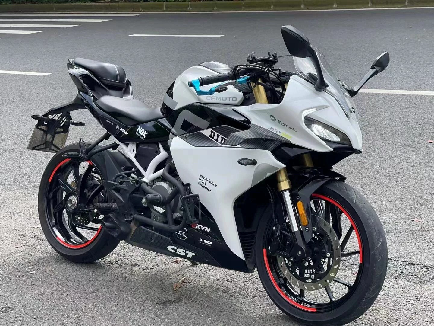Новый Чунфэн 250/450SR спортивный автомобиль двойной цилиндр водяного охлаждения мотоцикл NK250 уличный автомобиль дорожная гонка