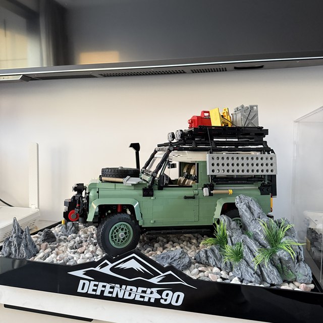 Land 1 Rover Classic Defender 90 off-road vehicle model mechanical set car assembly Chinese building blocks toy boy 10317
