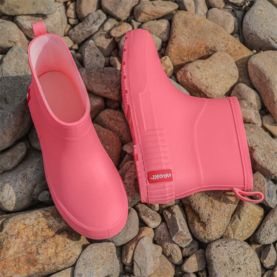 Japanese-Style Fashion Rain Boots for Women, Short Outdoor Hiking Rain Boots, Non-Slip Waterproof Rubber Shoes, Kitchen Work Car Wash Water Boots for Women
