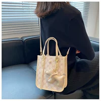 Есть чувство атмосферы, которое вам нравится!Рекомендуется самостоятельно!Потрясающий темперамент!Алфавит с принтом