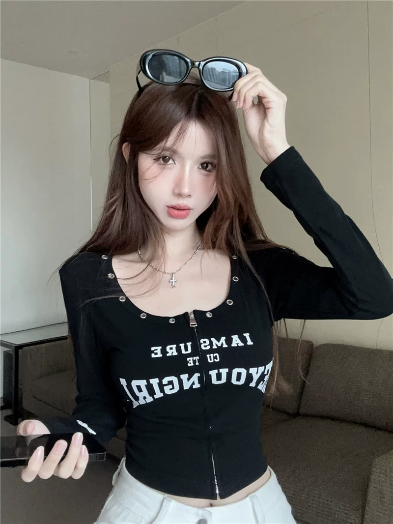 Autumn long-sleeve with zipper, body-friendly design T-shirt, American style, trend of season