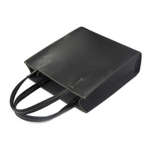 2022 New Genuine Leather Simple European and American Cowhide Master Bag One Shoulder Leather Bag Style Mens and Womens Handbag Casual Tote Bag