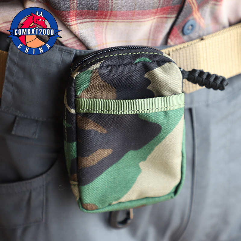COMBAT2000 Traveler's red envelope coin pocket can store small items such as change keys and driver's license