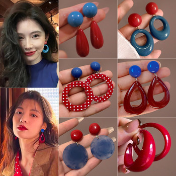 Hong Kong Style Retro Color-Blocking Earrings for Women, Stylish Studs, 2025 New Popular High-End Internet Celebrity Earrings That Make the Face Look Smaller