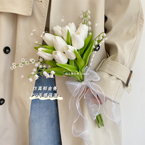 Intulips tulip simulation flower collar license to hold flower fake flower table decoration furnishing and moisturizing flower bouquet swaying pieces to take pictures