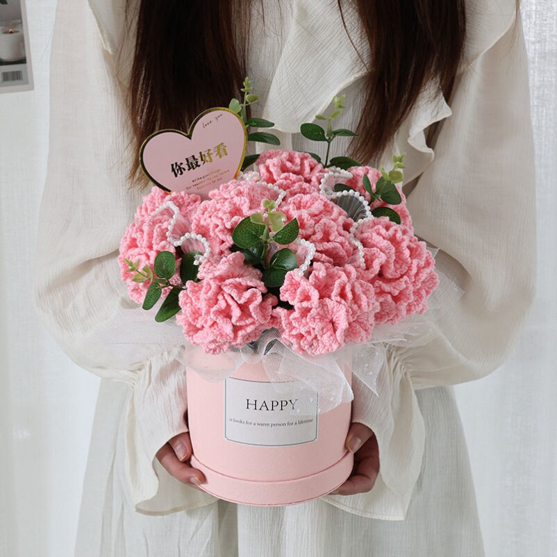 diy wool knitting carnation hug barrel bouquet four-strand milk cotton crochet material bag Valentine's Day gift