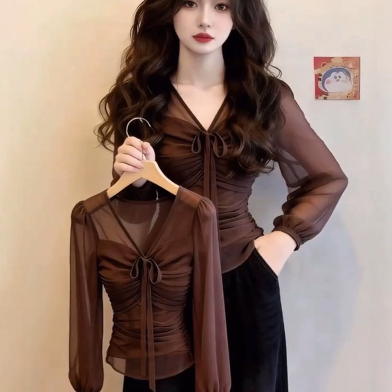 French-Style Pure Desire Spicy Girl Mesh V-Neck Long-Sleeve T-Shirt for Women, Autumn Design, Niche Pleated Waist-Cinching Slimming Top, Trendy French-Style Pure Desire Spicy Girl Mesh V-Neck Long-Sleeve T-Shirt for Women, Autumn Design, Niche Pleated Waist-Cinching Slimming Top, Trendy