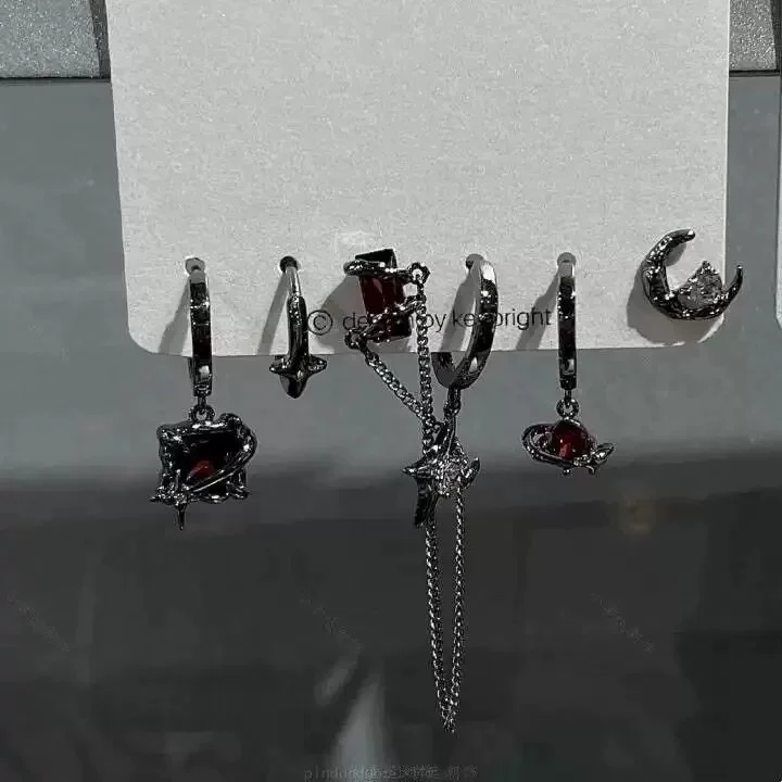 Set with zircon, small design earrings