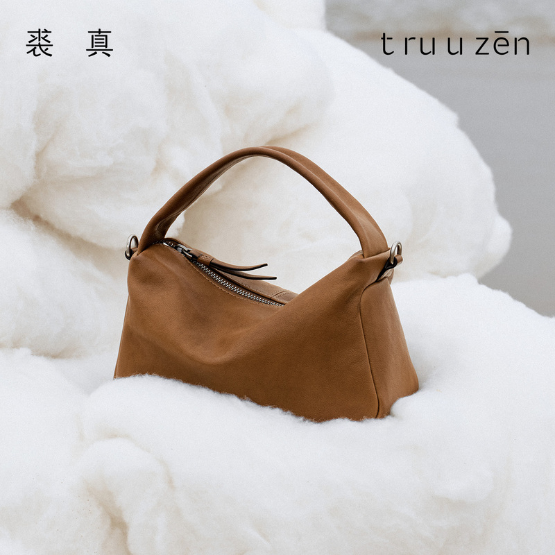 Genuine Vegetable-Tanned Leather Pillow Bag for Women, Crossbody, Shoulder, and Handbag, Casual Versatile Genuine Leather Small Bag, New Model Genuine Vegetable-Tanned Leather Pillow Bag for Women, Crossbody, Shoulder, and Handbag, Casual Versatile Genuine Leather Small Bag, New Model