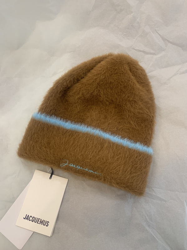 New European and American Style Jacquemus Embroidered Logo Rabbit Fur Knit Hat, Plush Warm Beanie for Autumn and Winter New European and American Style Jacquemus Embroidered Logo Rabbit Fur Knit Hat, Plush Warm Beanie for Autumn and Winter