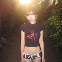 JF24134 Street style contrasting color floral print slim short-sleeved top 2024 summer new midriff-baring black T-shirt