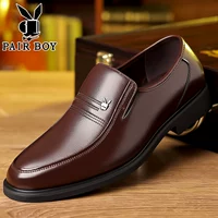 Натуральная коричневая кожа на все сезоны.