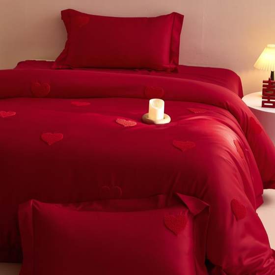 Chinese love wedding four -piece set of big red sheets is set up with cotton high -end wedding bed supplies wedding room happy
