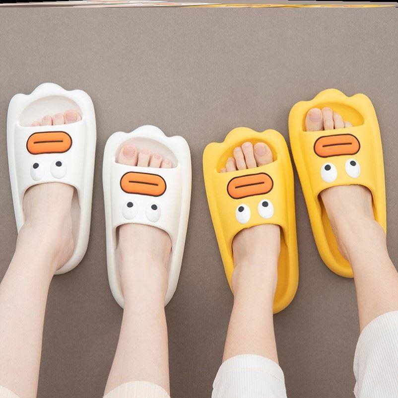 Little Yellow Duck slippers Cardmask wears a female summer cute duck indoor home anti - collision thick - sole couple 2022 new models