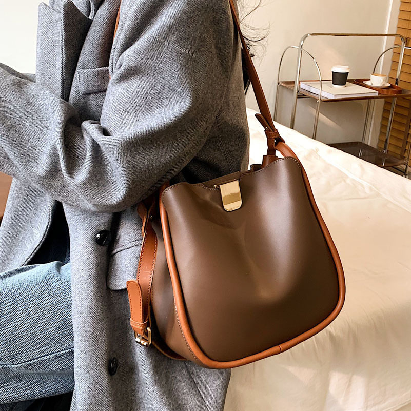 At first glance of love ~ the current issue of heavy pound recommended rain only to wait for your pet inclined satchel shoulder bag