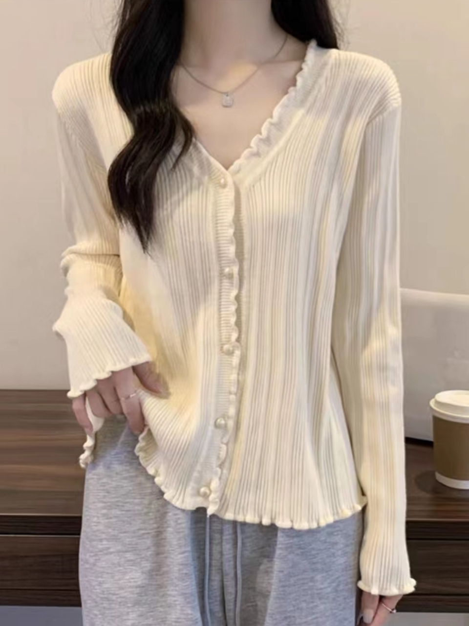 V领宽松显瘦木耳边针织衫