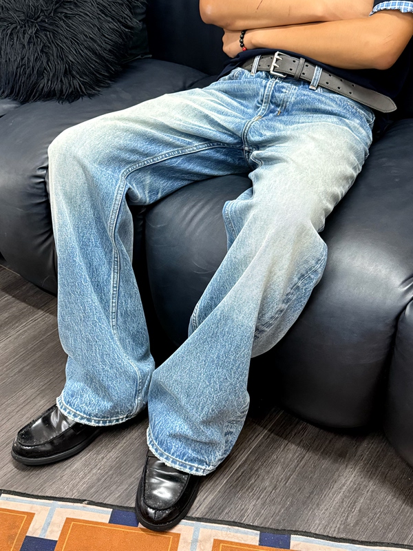 Hzii 01 Five-Button 2021m Version of the Cow King, Glacier Blue Background, Three-Dimensional Whiskered Jeans, Leg-Shaping