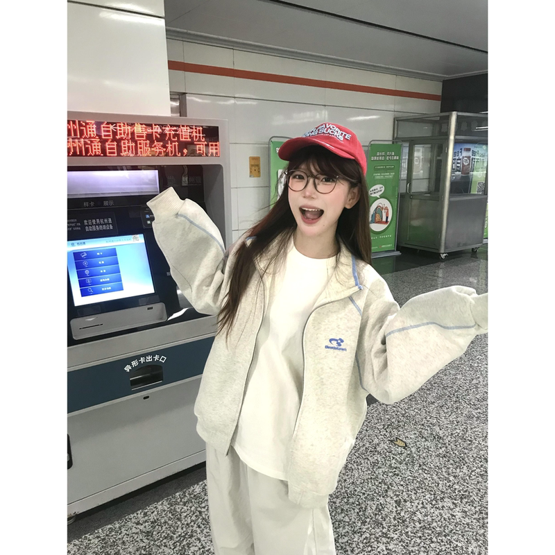 American Hasselblad Style Casual Stand-Up Collar Sweatshirt Jacket for Women, Spring and Autumn Loose Sports Jacket, Niche Couple Baseball Jacket American Hasselblad Style Casual Stand-Up Collar Sweatshirt Jacket for Women, Spring and Autumn Loose Sports Jacket, Niche Couple Baseball Jacket