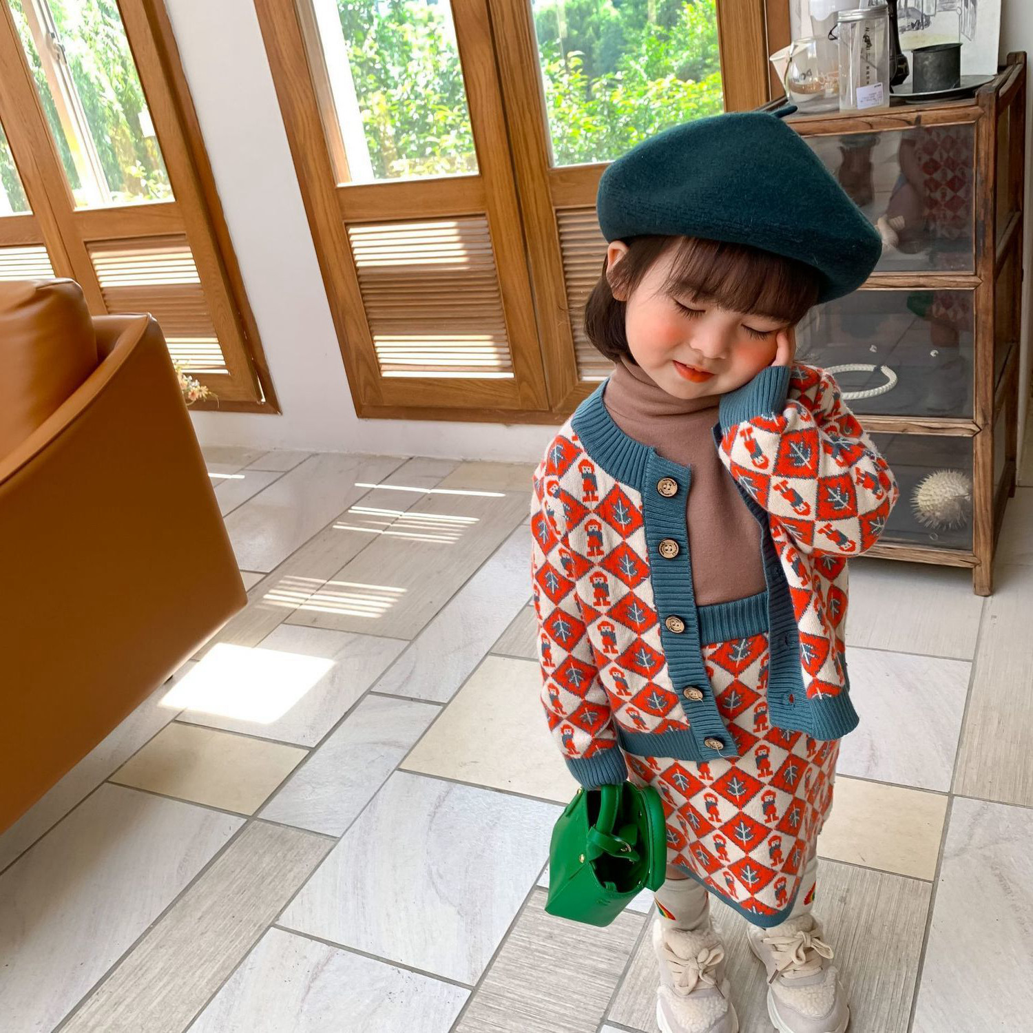 Girls net red suit autumn 2022 new western style fashionable knitted cardigan small fragrance skirt children's two-piece set