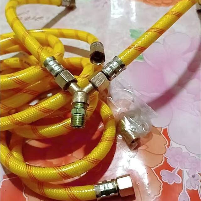 Two-hole in-one booster connector link pipe sprayer water outlet two-in-one device three-cylinder plunger pump pressure booster