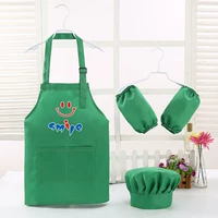 Зеленый фартук, шапка, нарукавники