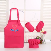 Красный фартук, шапка, нарукавники