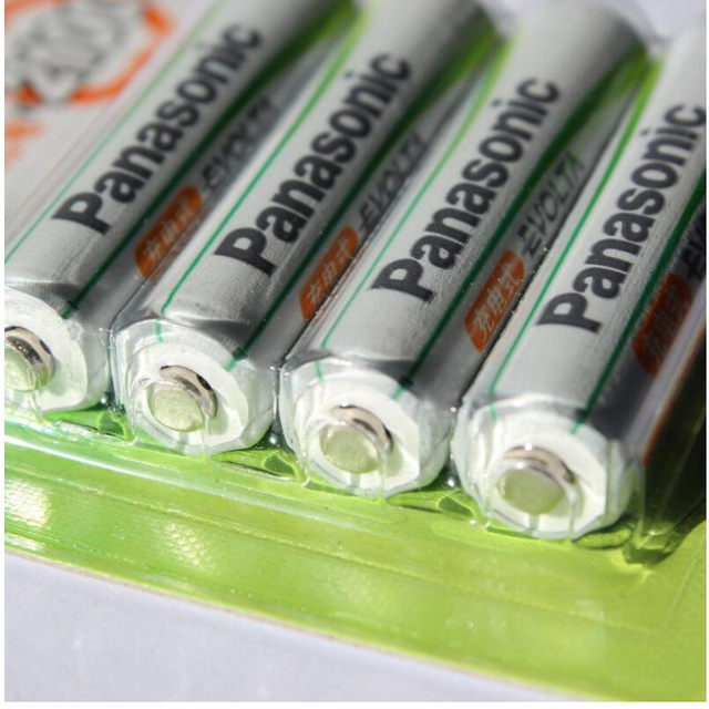 Panasonic Nickel-Metal Hydride Evolta Rechargeable Battery Hhr-4Mrc/4B Contains 4 Aa Batteries 1.2V 800Mah