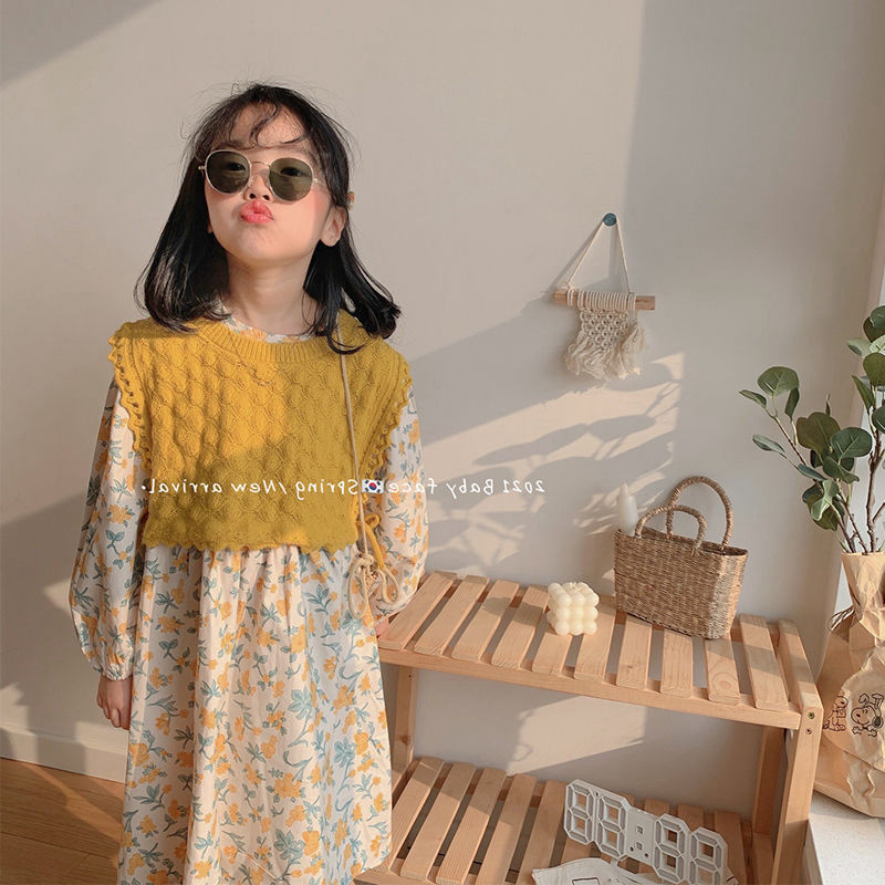 Girls suit 2022 spring and autumn new style Western style fashionable floral long-sleeved sweater vest children's baby two-piece set