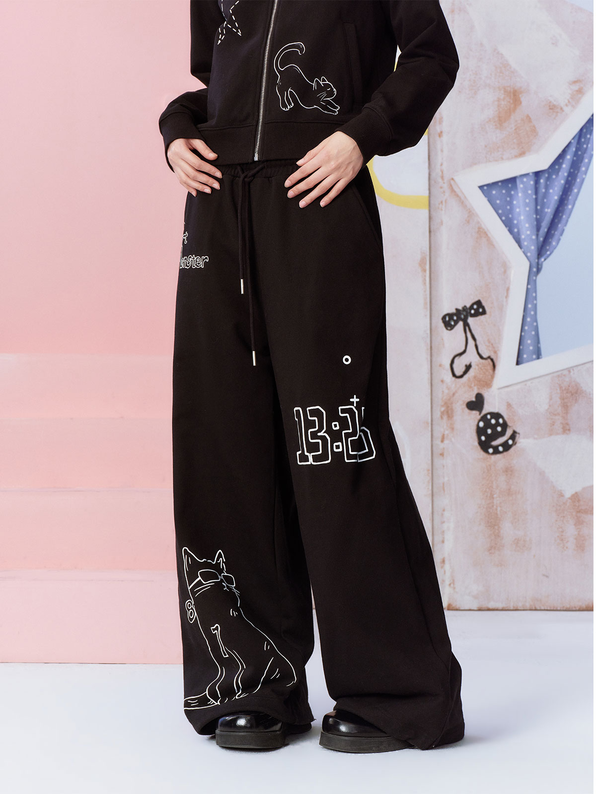eeeeArtmonster Hand-Drawn Doodle Cat Print Sweatpants