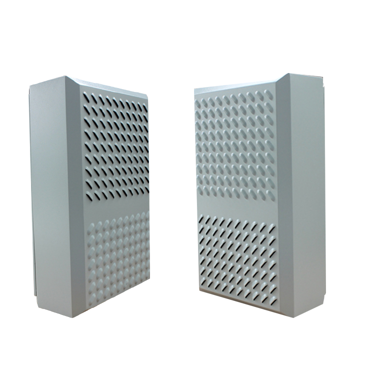 Outdoor communication cabinet temperature adjuster