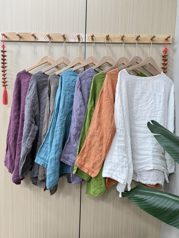 2017 Dry-Cleaned Linen Round Neck Long Sleeve Shirt, Bust 136, Length 68-70 2017 Dry-Cleaned Linen Round Neck Long Sleeve Shirt, Bust 136, Length 68-70