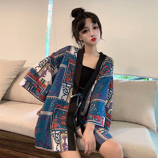Mid-length sunscreen Harajuku style versatile 2025 printed three-quarter sleeve loose shirt Hong Kong style retro summer shirt trend