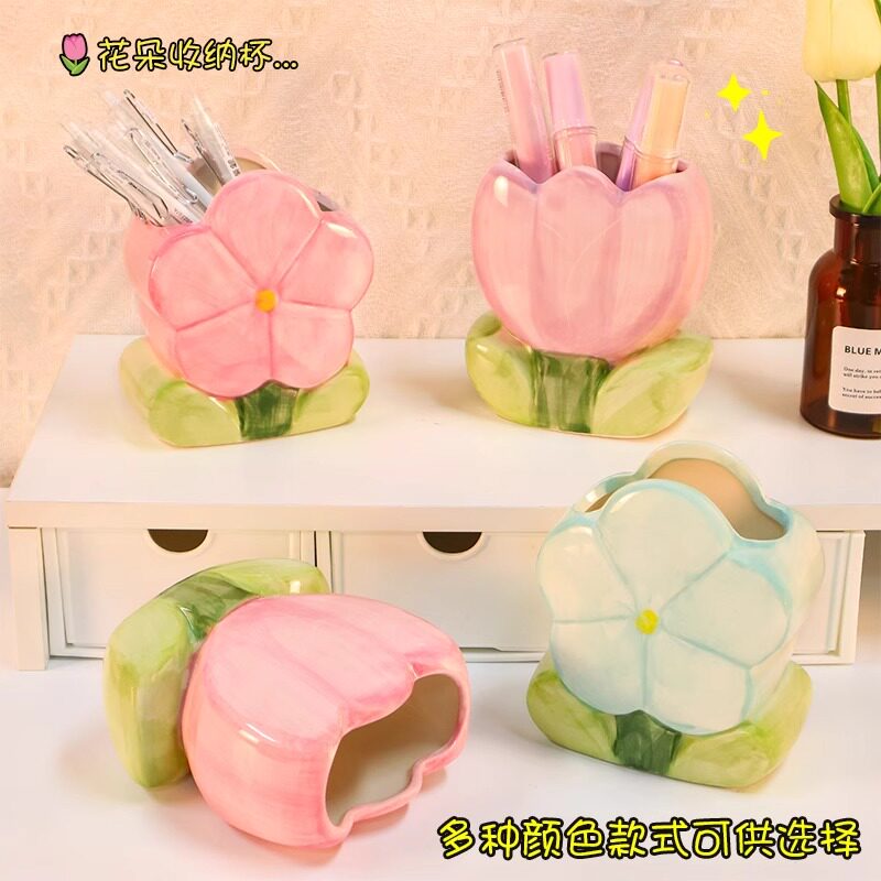 Ceramic flower pen holder as a Teacher's Day gift for teachers