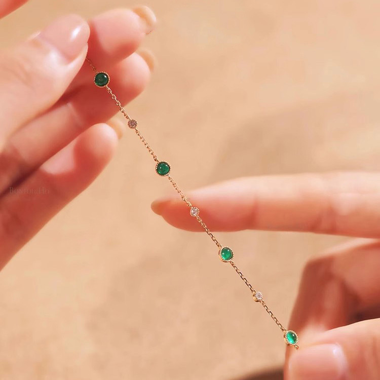 Emerald Cabochon Imitation Chalcedony Jade Bracelet 18K Gold Vintage Style Fine Colored Gemstone Imitation Tourmaline Imitation Jade Jewelry Emerald Cabochon Imitation Chalcedony Jade Bracelet 18K Gold Vintage Style Fine Colored Gemstone Imitation Tourmaline Imitation Jade Jewelry