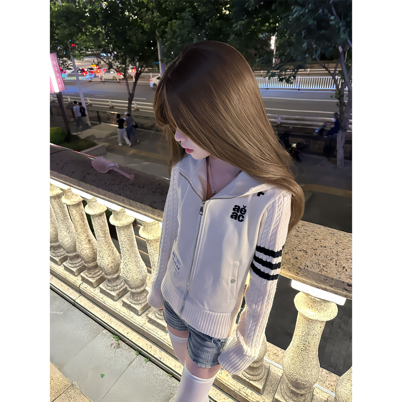 Super Stylish Knitted Sleeve Patchwork Embroidered Hooded Sweatshirt Jacket for Women, Early Autumn College Style Slim Fit Korean Striped Top