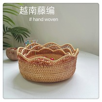 Rattan woven plant baskets flower baskets straw baskets handicrafts fruit snacks round hollow storage baskets