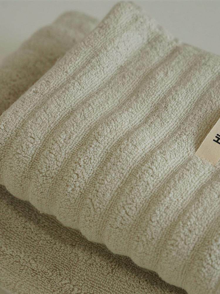 The Heritage Towel – Long-Staple Cotton, 100% Pure – Gentle Enough for Children's Faces, Absorbent Enough for Every Bath