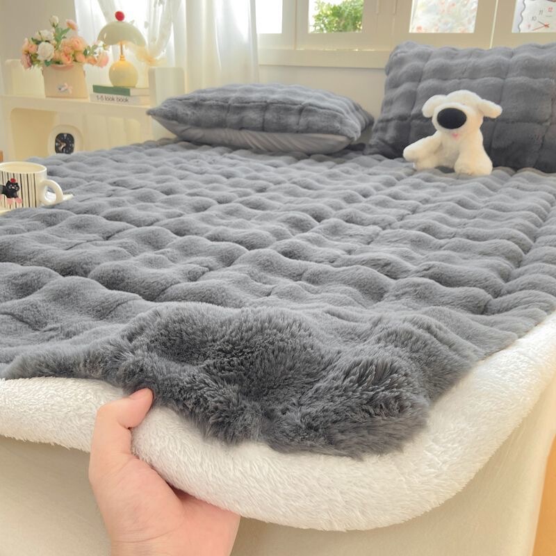 Winter Thickened Milk Velvet Mattress Soft Pad Mattress for Student Dormitory Single Bubble Velvet Pad Bed Bottom Fleece Blanket Winter Thickened Milk Velvet Mattress Soft Pad Mattress for Student Dormitory Single Bubble Velvet Pad Bed Bottom Fleece Blanket