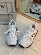 Wuhu found a pair of sneakers that look great on my feet