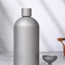 Pure titanium wine bottle white wine mini portable outdoor wine container large capacity wine set metal round wine bottle